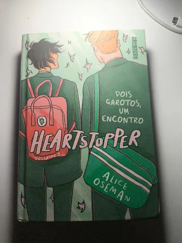 Livro, capa duro volume 1 sem marcas de uso
