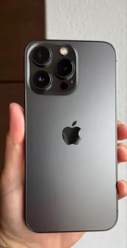 iPhone 13 Pro Max 512 gigas , bem conservado bateria e tela já foi trocada