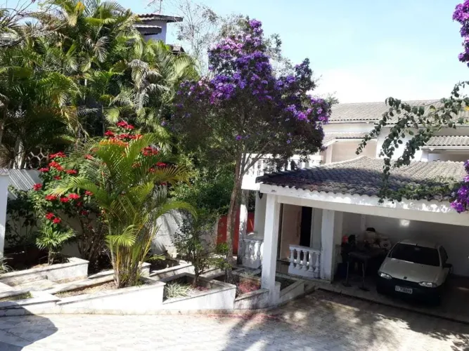 Casa em Condomínio - Venda e Locação