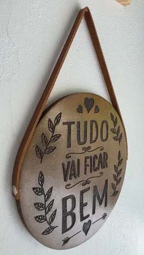 Placa redonda decorativa com alça para pendurar
