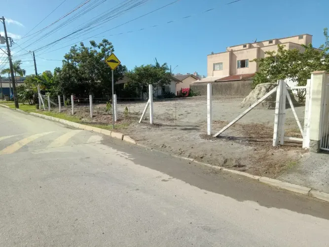 Dois lotes com área total de 528 m² no bairro Morretes - Itapema - SC