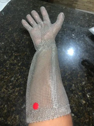 Luva malha de aço Leal longa.