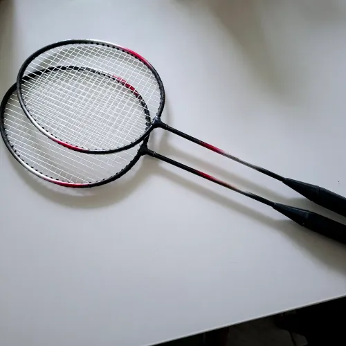2 Raquetes de Badminton