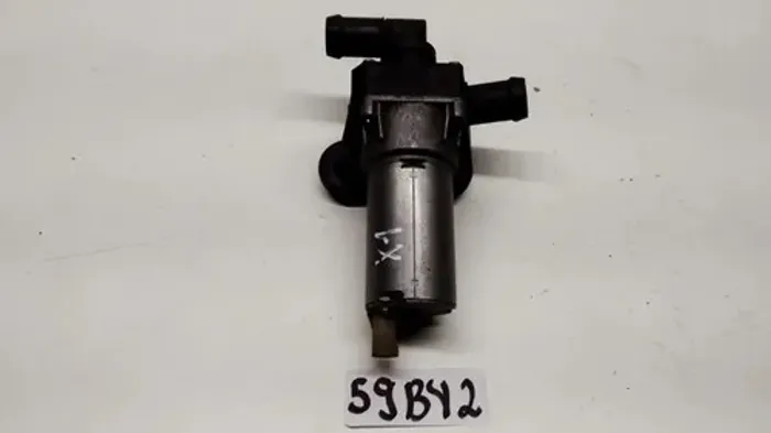 Bomba De Agua Auxiliar Bmw X1 2012