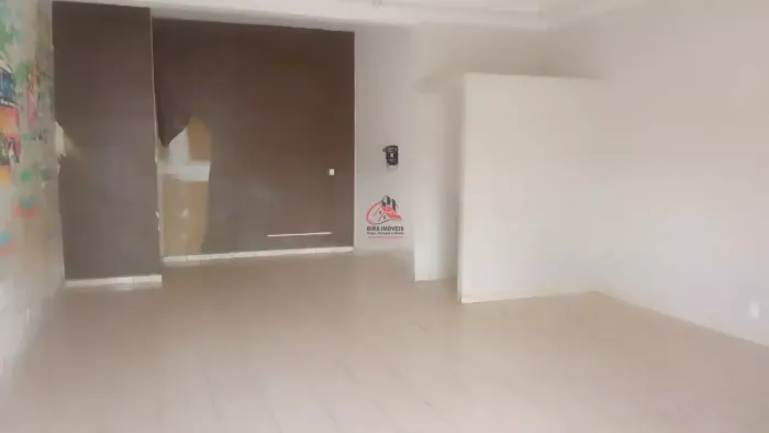 Loja Comercial no Centro - 60m²com Garagem