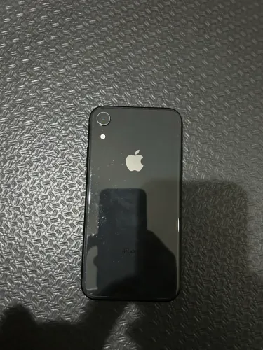Vendo iPhone XR preto 128 gigas