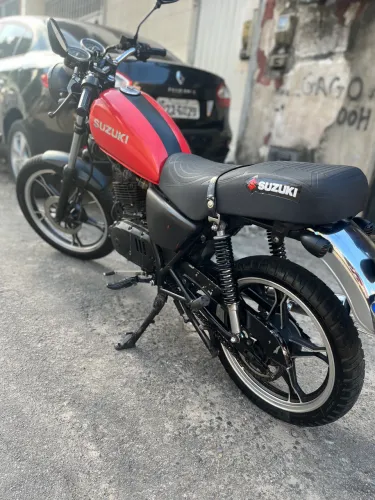 Suzuki -intruder 