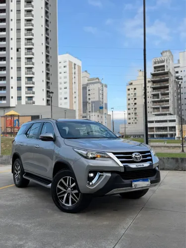 Toyota Hilux SW4 SRX 4X4 2.8 TDI 16V Dies. Aut. 2018