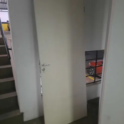 Vende se portas de madeira 