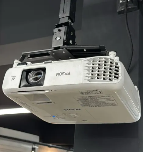 Projetor Epson PowerLite W49<br><br>R$4.500,00