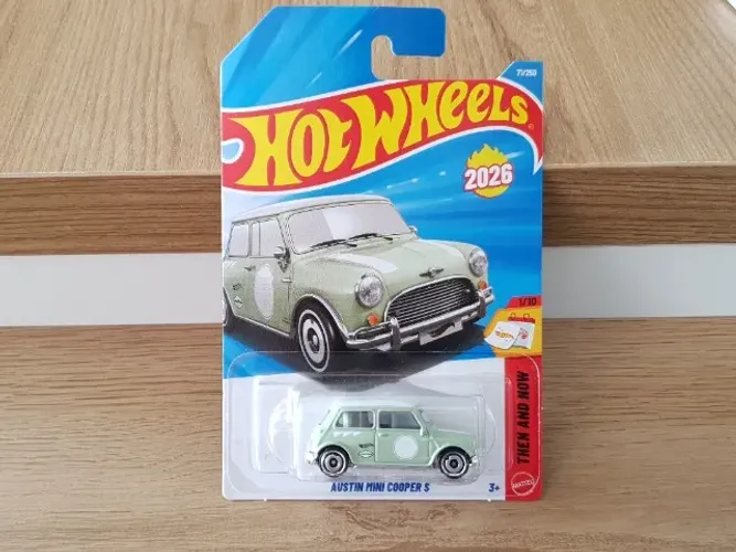 Hot Wheels - Austin Mini Cooper S - 1:64 - verde claro