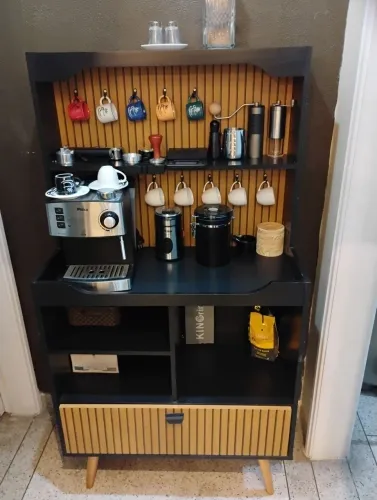 Estação Espresso Completa (Móvel Retrô + Cafeteira + 2 Moedores + Kit Barista Premium)