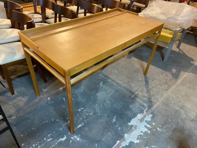 Escrivaninha / mesa de trabalho madeira