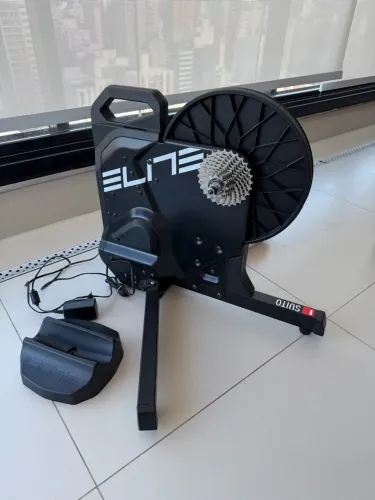 Rolo de treino Smart Elite Suito com Cassete Shimano