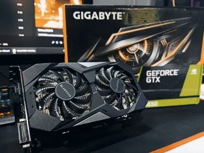 GTX 1650 Gigabyte 4GB - Excelente estado - Jogos Full HD