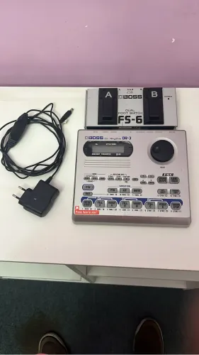 Bateria Eletrônica DR3 da Boss + pedal Foto swiss boss-R$ 1100,00 