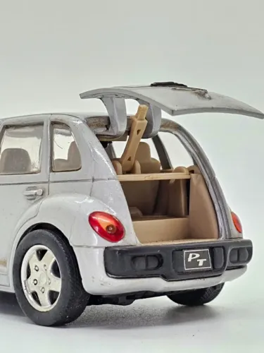 Miniatura Chrysler PT Cruiser - Abre Portas e Porta-malas - Usado