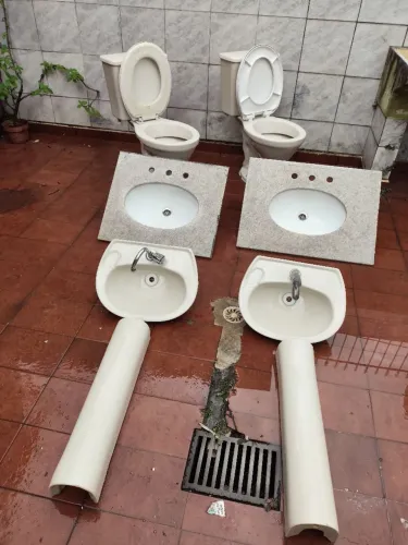 Vasos sanitários e lavatórios