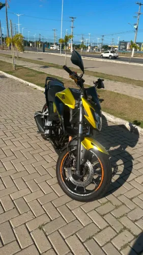 Honda CB 300F Twister Flex 2024 Dourada | Único Dono | Full Acessórios | IPVA Pago |