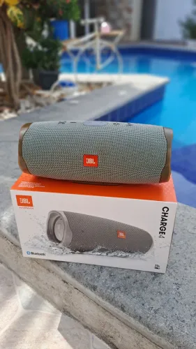 Caixa JBL, original, em excelente estado.