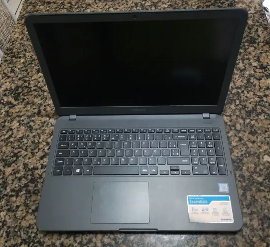 Notebook Samsung Essentials i3, 260GB, Bateria Excelente, Impecável, Carregador