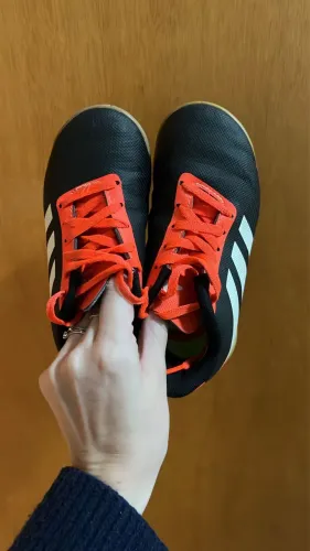 Vendo chuteira adidas infantil - tamanho 27