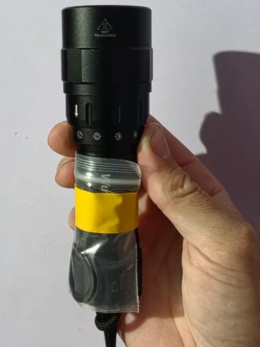 Lanterna de Mergulho Profissional 100 Metros 4k Lumens
