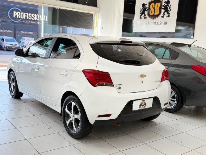 Chevrolet Onix Hatch LTZ 1.4 8V Flex Mec. 4P 2018