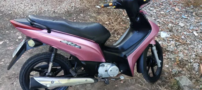 Vendo moto biz 125 tudo ok fala com Thiago *