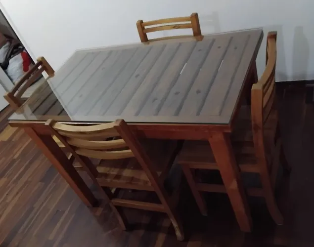 Vendo linda mesa rústica 4 lugares
