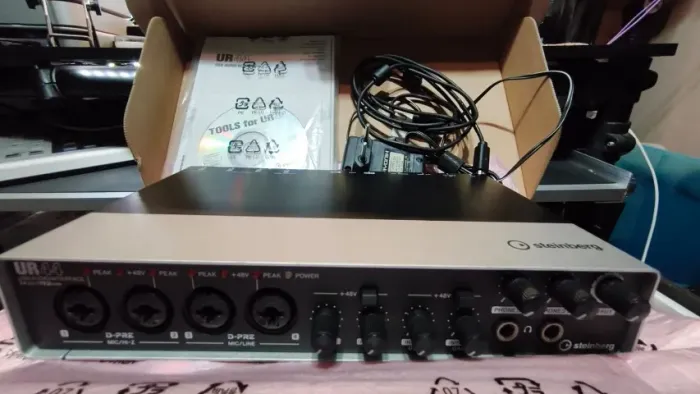 INTERFACE DE ÁUDIO - STEINBERG UR44