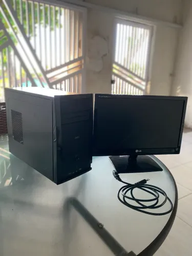 Kit completo de monitor e gabinete 