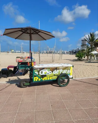 Carrinho De Água De Coco é Bebidas Completo.