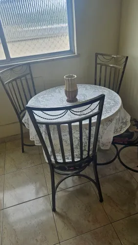 Mesa 4 cadeiras 