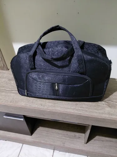 Vendo uma ótima bolsa de Viagem