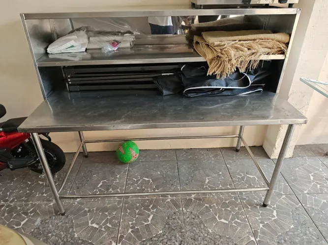 Mesa em inox