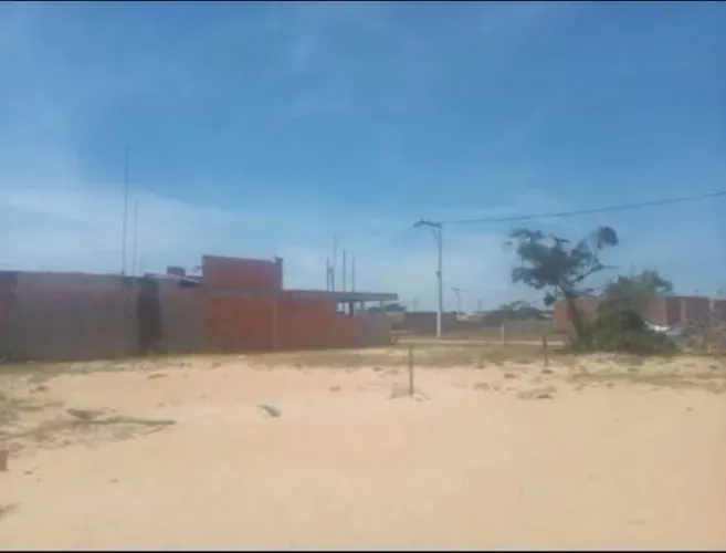 Vende-se ou troco por carro. Terreno na Praia dos Sonhos