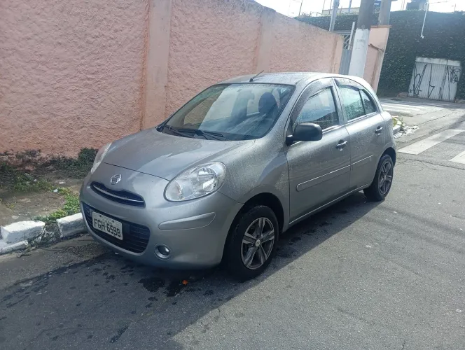 Nissan March 1.0 16V Flex Fuel 5P 2013