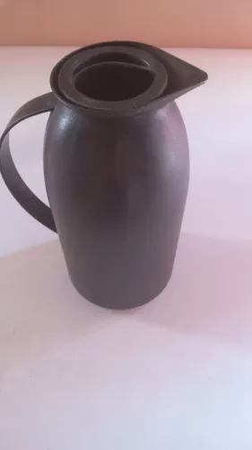Garrafa de café seminova bem conservado