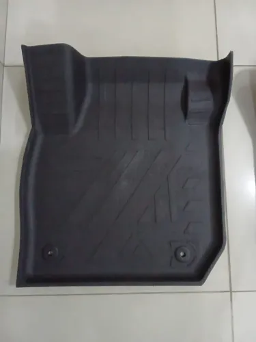 JOGO DE TAPETES COM BORDA ELEVADA PARA VW T-CROSS
