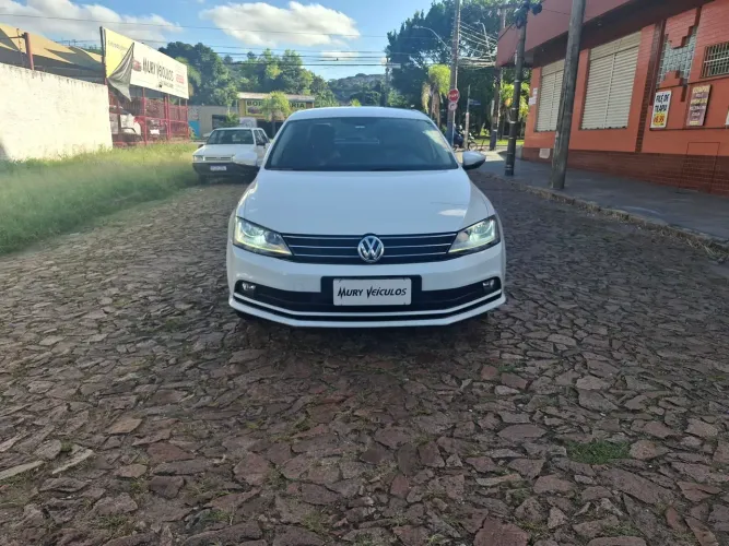 Volkswagen Jetta Comfortline 2.0 T.flex 8V 4P Tipt. 2015