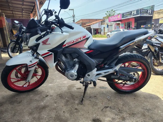 CB Twister 