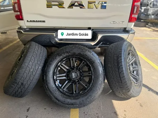 RODAS DODGE RAM 275/65 R18 aceito trocas.