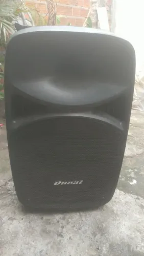 Caixa de som oneal com 2o cadeira ?