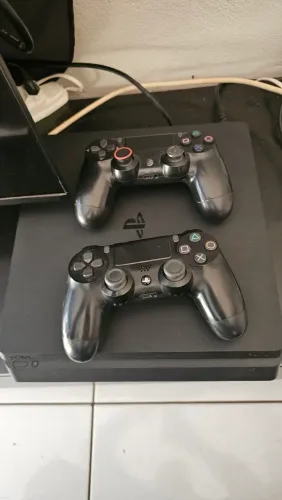 Ps4 Slim versão que aceita desbloqueio.