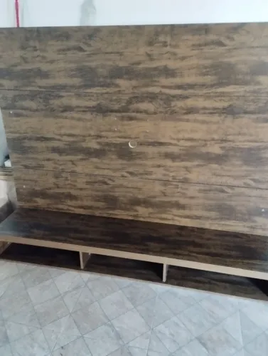 Painel de tv suspenso