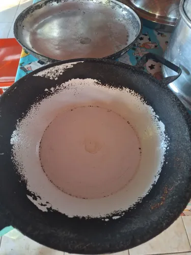Panelas e tacho.