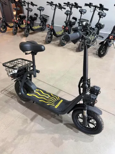 Scooter Elétrica 500W 48V com Banco Cesta Traseira, Bluetoothe Freio a Disco
