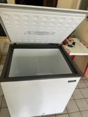 Freezer esmaltec modelo novo