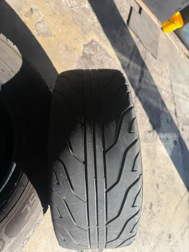 Pneu semi slick 17 ? 225/45/17 - par ou unitário